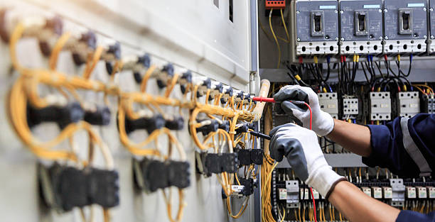 Professional Electrician technician working in Epworth, IA